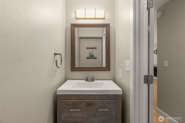 21937 7th Avenue S #213, Des Moines, WA 98198