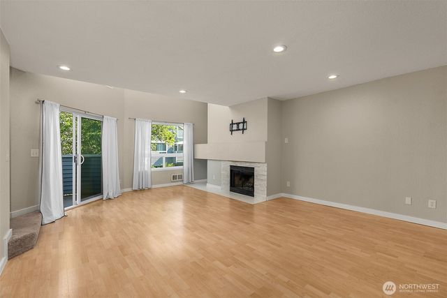 21937 7th Avenue S #213, Des Moines, WA 98198