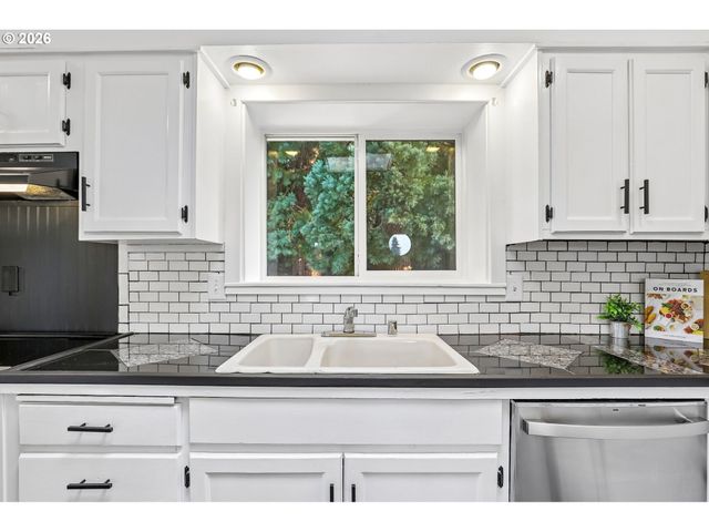 7017 Ne 2ND Ave, Vancouver, WA 98665