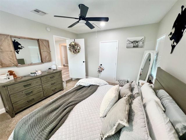 1217 18th Avenue N, Texas City, TX 77590