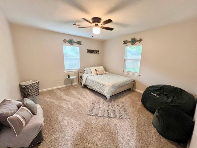 1217 18th Avenue N, Texas City, TX 77590