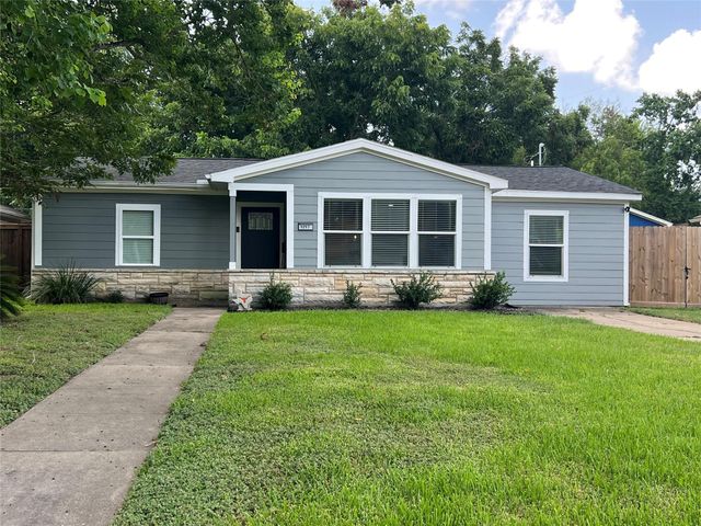 1217 18th Avenue N, Texas City, TX 77590