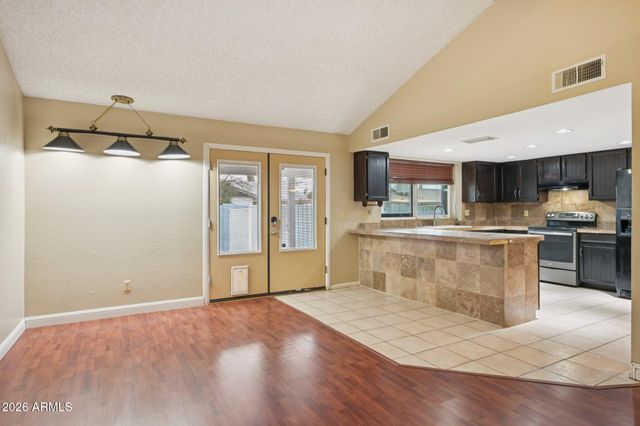 2201 W UTOPIA Road, Phoenix, AZ 85027