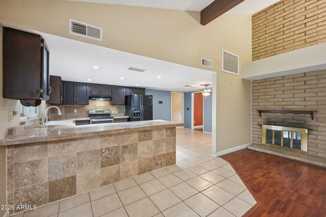 2201 W UTOPIA Road, Phoenix, AZ 85027