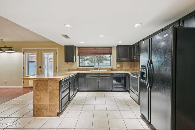 2201 W UTOPIA Road, Phoenix, AZ 85027