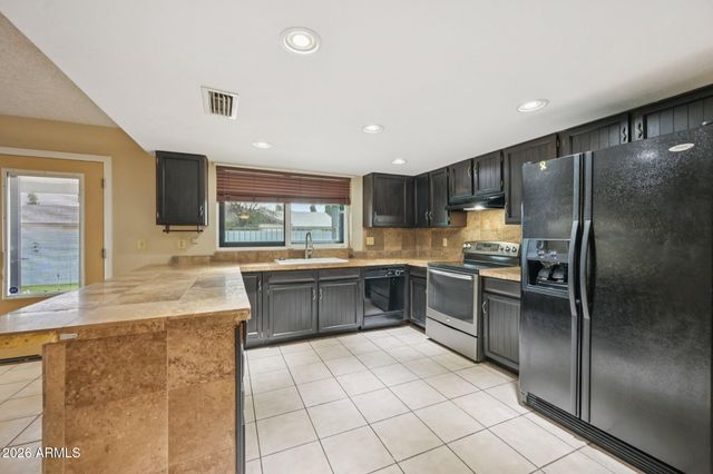 2201 W UTOPIA Road, Phoenix, AZ 85027