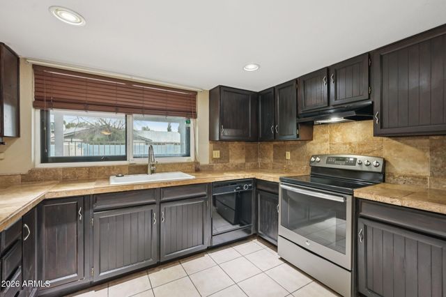 2201 W UTOPIA Road, Phoenix, AZ 85027