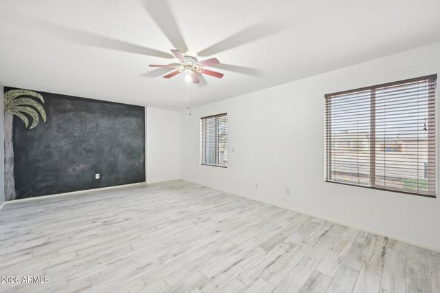 2201 W UTOPIA Road, Phoenix, AZ 85027