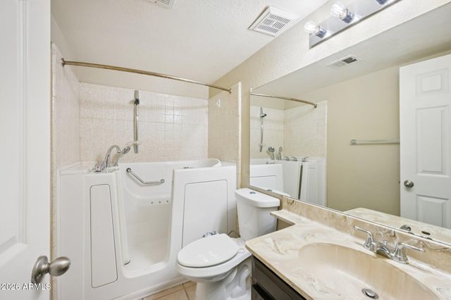 2201 W UTOPIA Road, Phoenix, AZ 85027