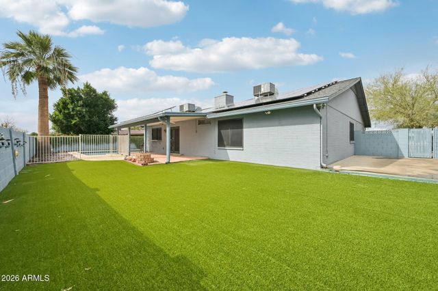 2201 W UTOPIA Road, Phoenix, AZ 85027