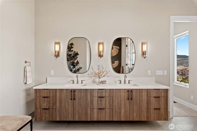 9604 Ridgeview Drive NW, Quincy, WA 98848