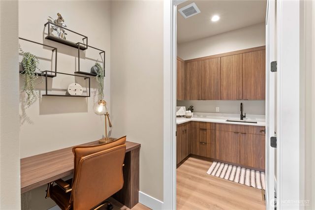 9604 Ridgeview Drive NW, Quincy, WA 98848