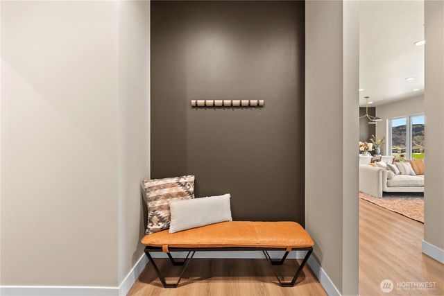 9604 Ridgeview Drive NW, Quincy, WA 98848