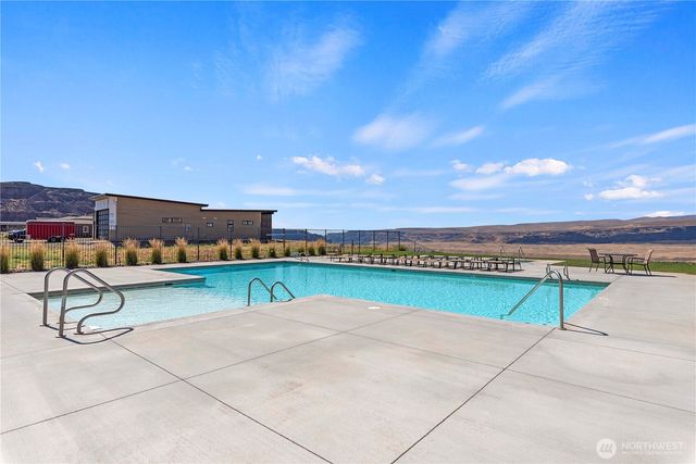 9604 Ridgeview Drive NW, Quincy, WA 98848