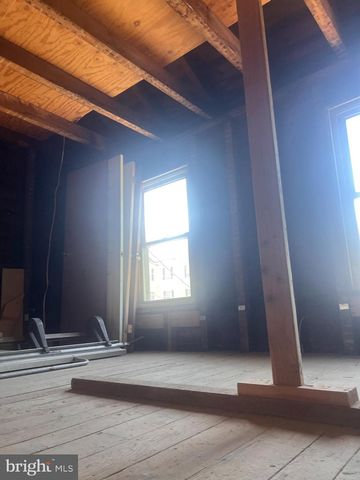 415 E CHESTNUT ST, Norristown, PA 19401