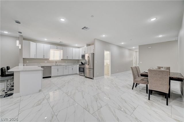 6132 Glacier Avenue, Las Vegas, NV 89156