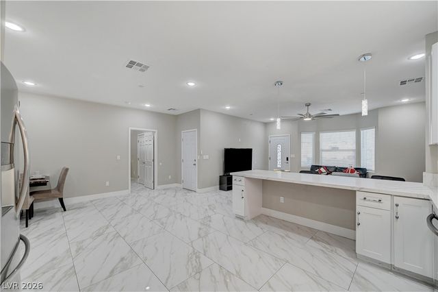 6132 Glacier Avenue, Las Vegas, NV 89156