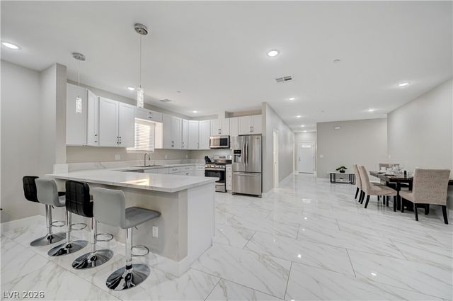 6132 Glacier Avenue, Las Vegas, NV 89156