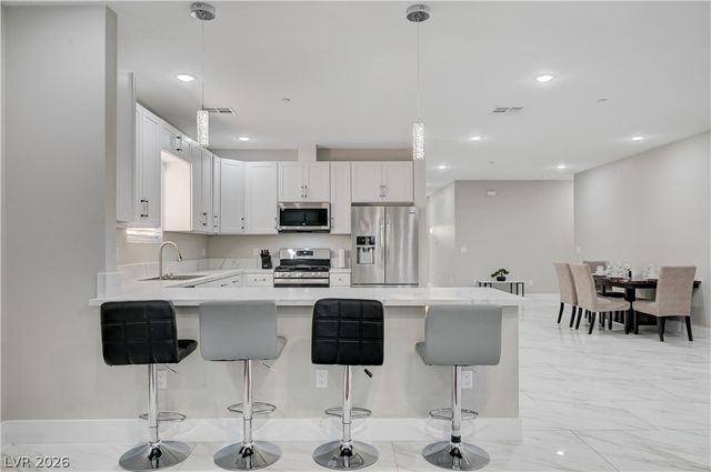 6132 Glacier Avenue, Las Vegas, NV 89156