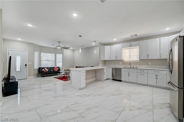 6132 Glacier Avenue, Las Vegas, NV 89156