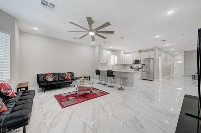6132 Glacier Avenue, Las Vegas, NV 89156