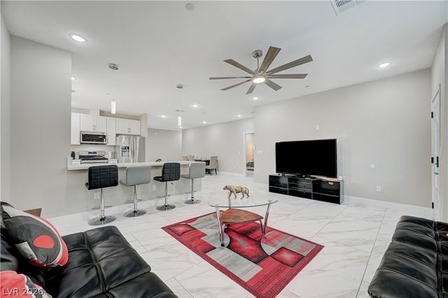 6132 Glacier Avenue, Las Vegas, NV 89156