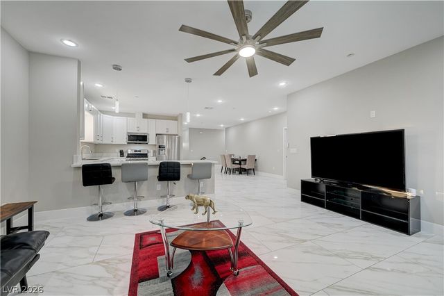 6132 Glacier Avenue, Las Vegas, NV 89156