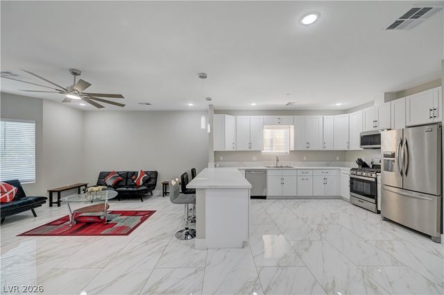 6132 Glacier Avenue, Las Vegas, NV 89156