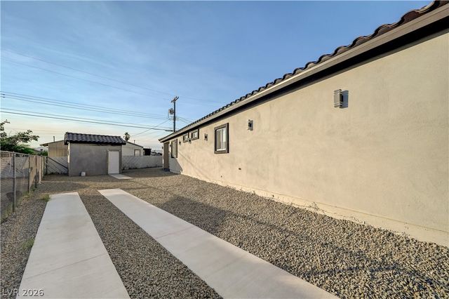6132 Glacier Avenue, Las Vegas, NV 89156