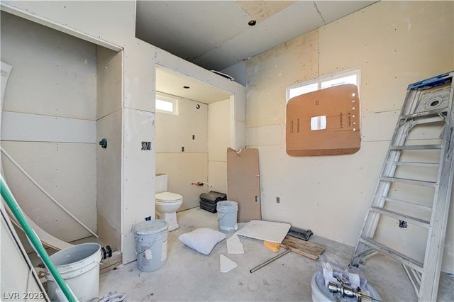 6132 Glacier Avenue, Las Vegas, NV 89156