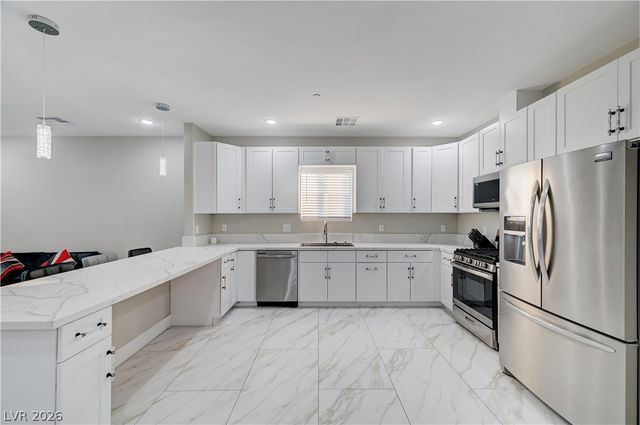 6132 Glacier Avenue, Las Vegas, NV 89156