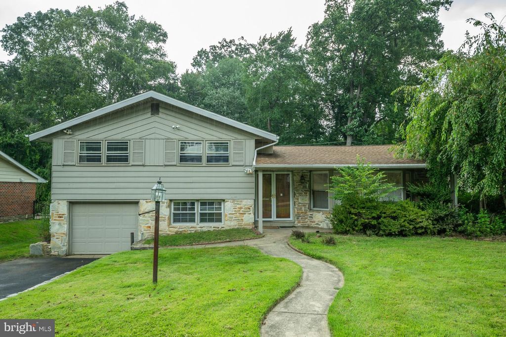 1026 OLD FORD RD, HUNTINGDON VALLEY, PA 19006 — exterior