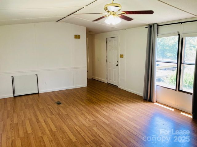 3014 Diddley Dadburn Road, Maiden, NC 28650