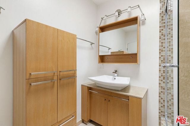 6244 Morse Avenue, North Hollywood, CA 91606