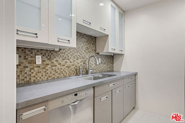 6244 Morse Avenue, North Hollywood, CA 91606