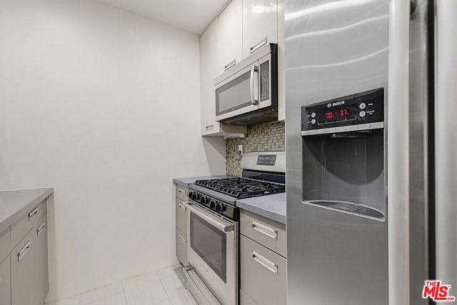 6244 Morse Avenue, North Hollywood, CA 91606