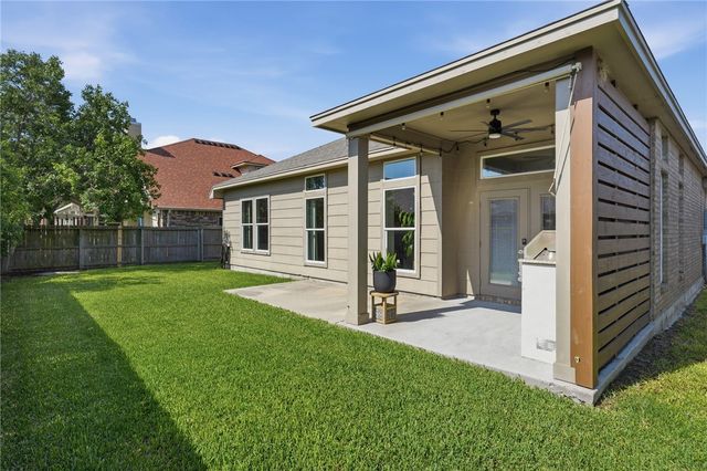 331 Gulfton Dr, Portland, TX 78374