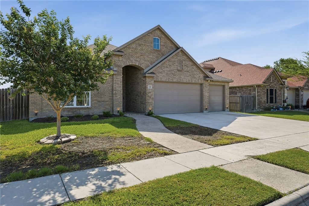 331 Gulfton Dr, Portland, TX 78374