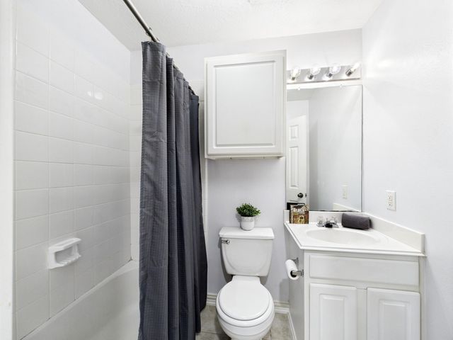 3023 Manor Bay Court, League City, TX 77573