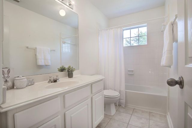 3023 Manor Bay Court, League City, TX 77573