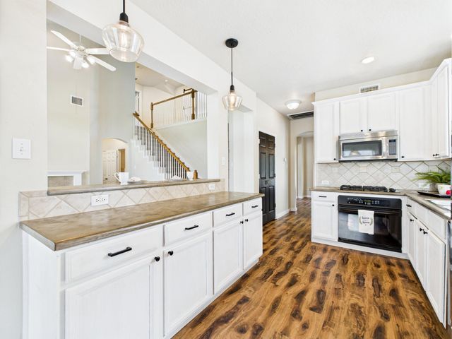 3023 Manor Bay Court, League City, TX 77573