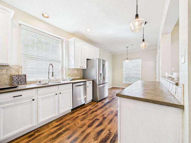 3023 Manor Bay Court, League City, TX 77573