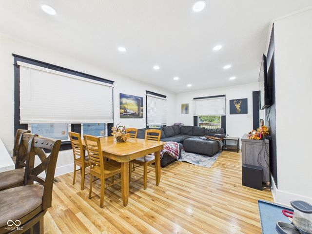 230 W Vinyard Street, Anderson, IN 46012