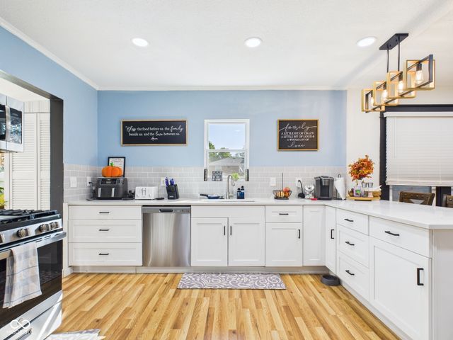 230 W Vinyard Street, Anderson, IN 46012