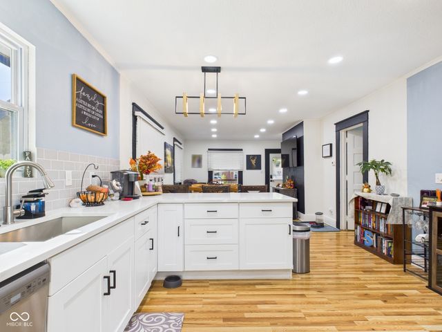 230 W Vinyard Street, Anderson, IN 46012