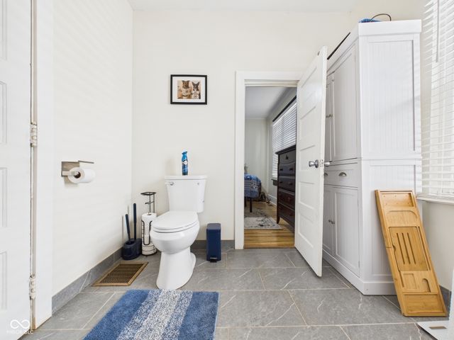 230 W Vinyard Street, Anderson, IN 46012