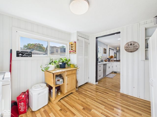 230 W Vinyard Street, Anderson, IN 46012