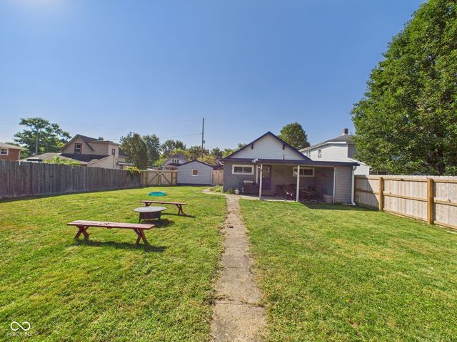 230 W Vinyard Street, Anderson, IN 46012
