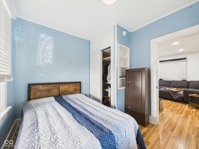 230 W Vinyard Street, Anderson, IN 46012