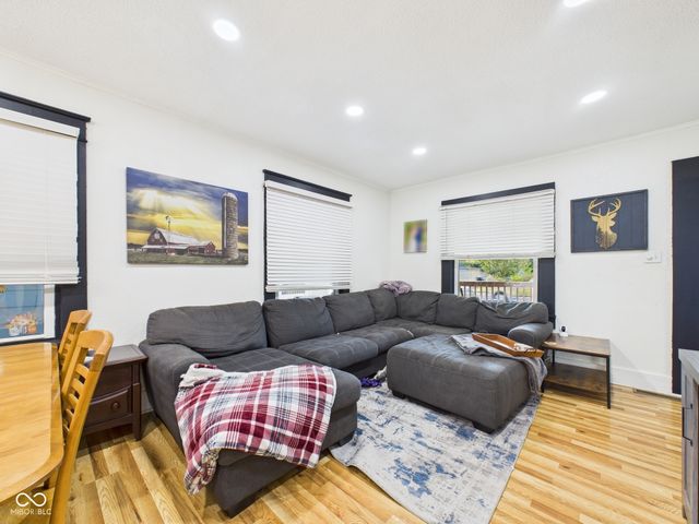 230 W Vinyard Street, Anderson, IN 46012